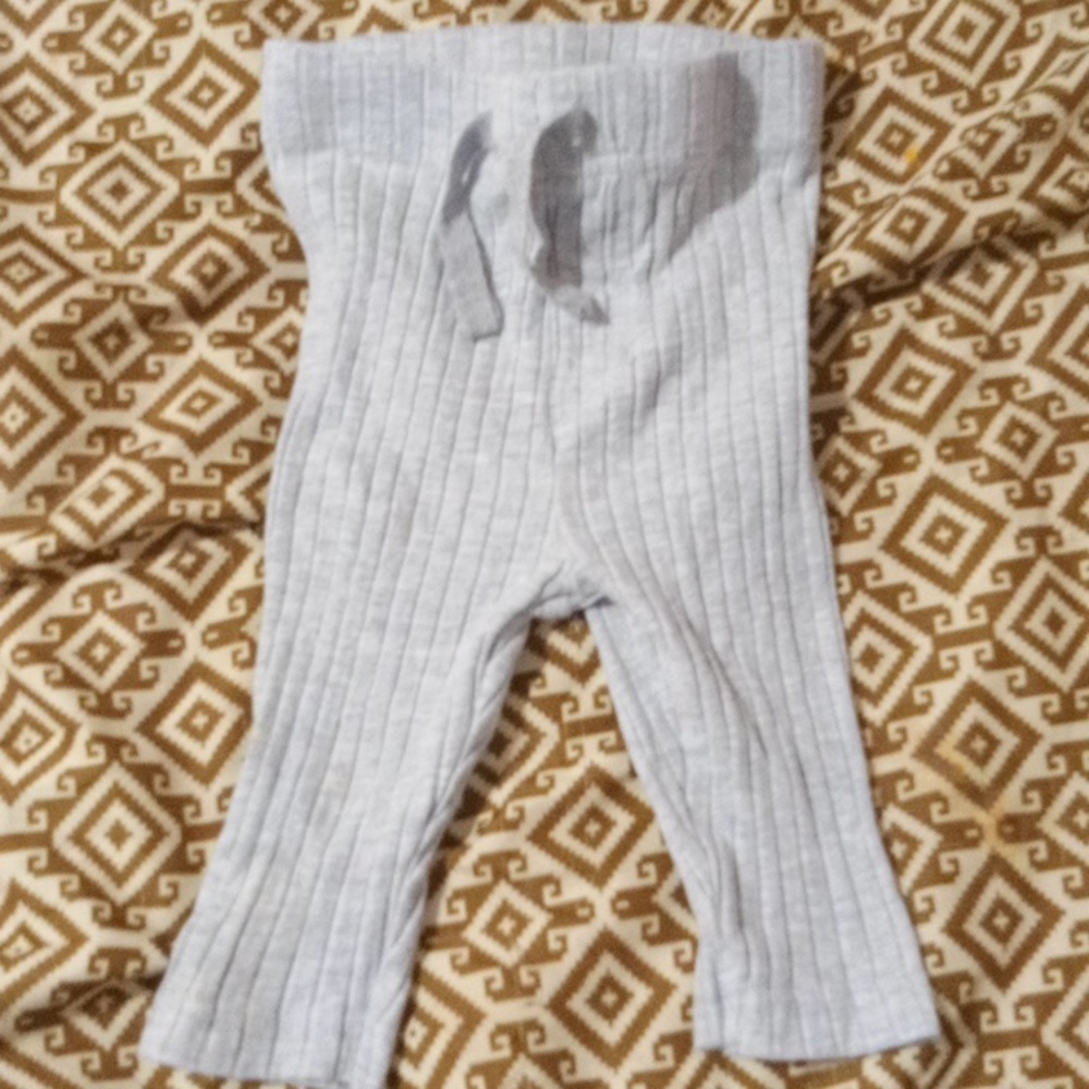 Grey or black leggings